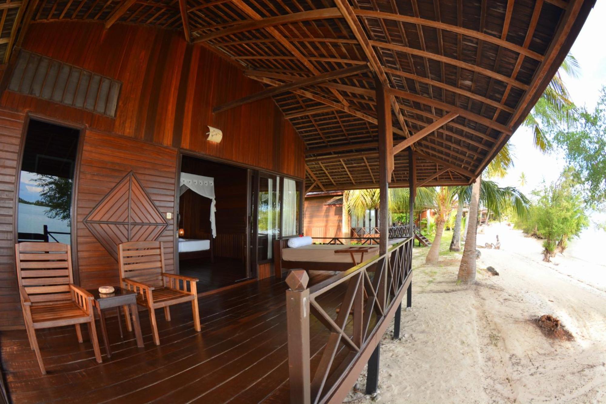 Nunukan Island Resort Maratua Island エクステリア 写真